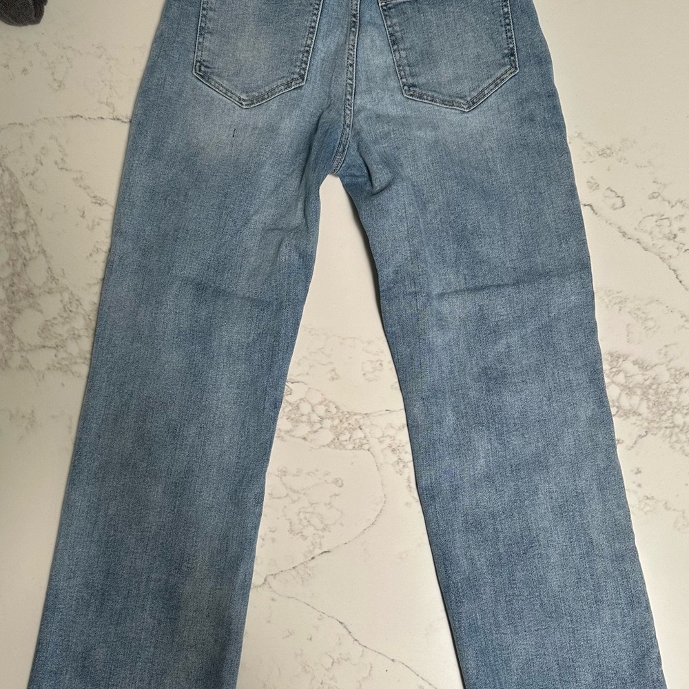 Willow & Root cropped rise up Light Blue Jeans size 28x28 with asymmetric button
